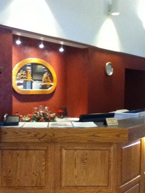 Baraga Lakeside Inn Buitenkant foto