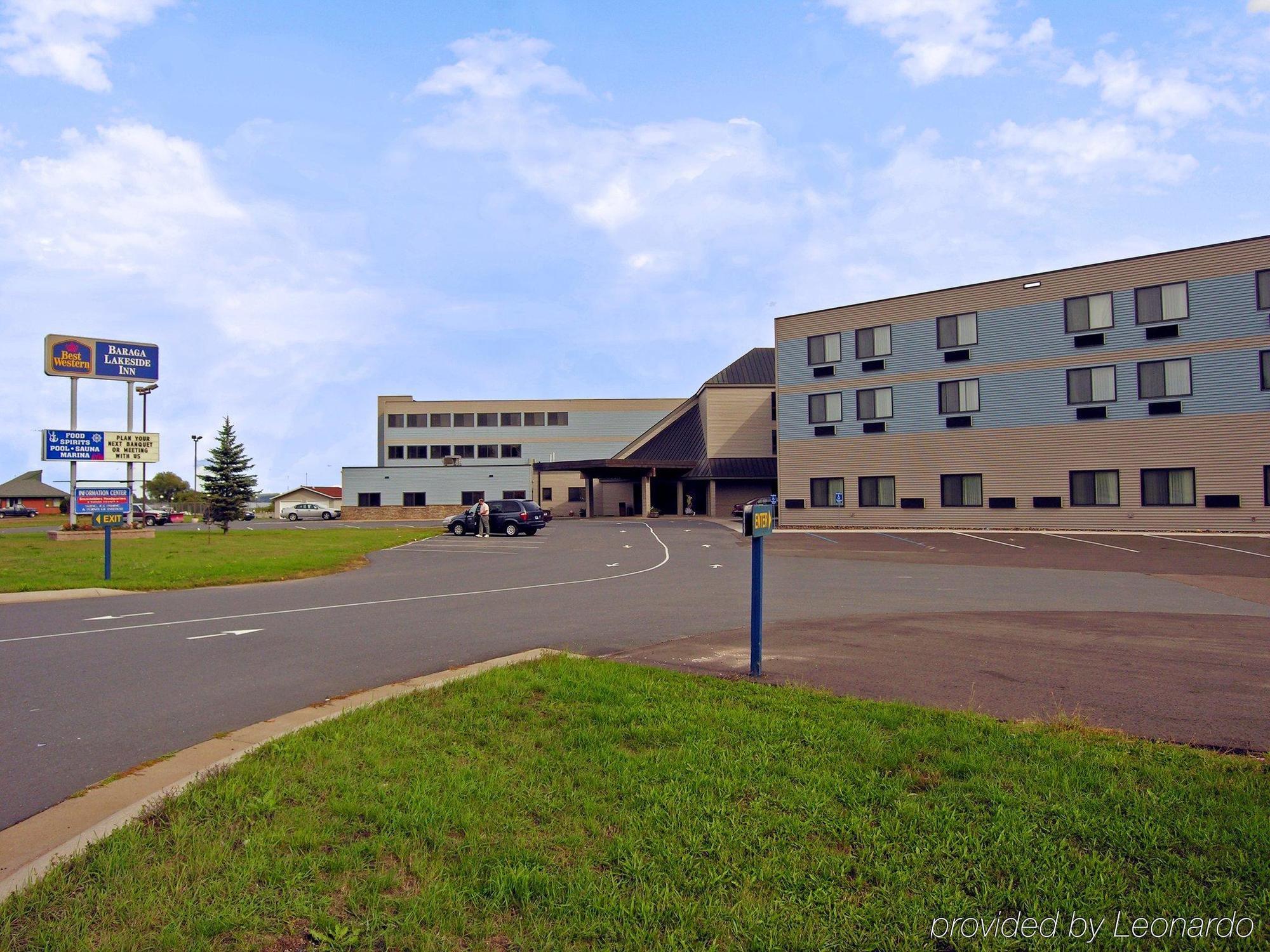 Baraga Lakeside Inn Buitenkant foto