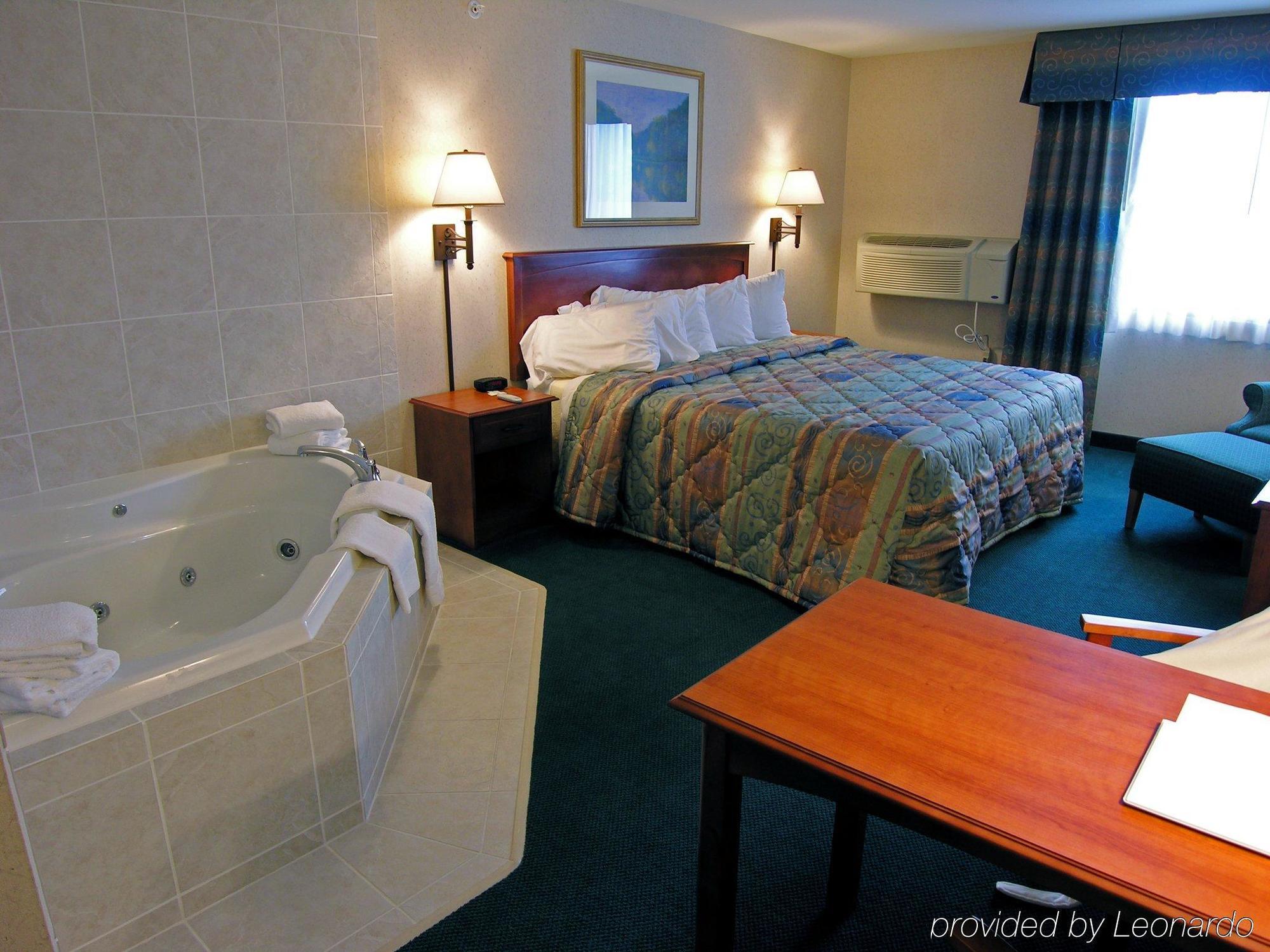 Baraga Lakeside Inn Kamer foto