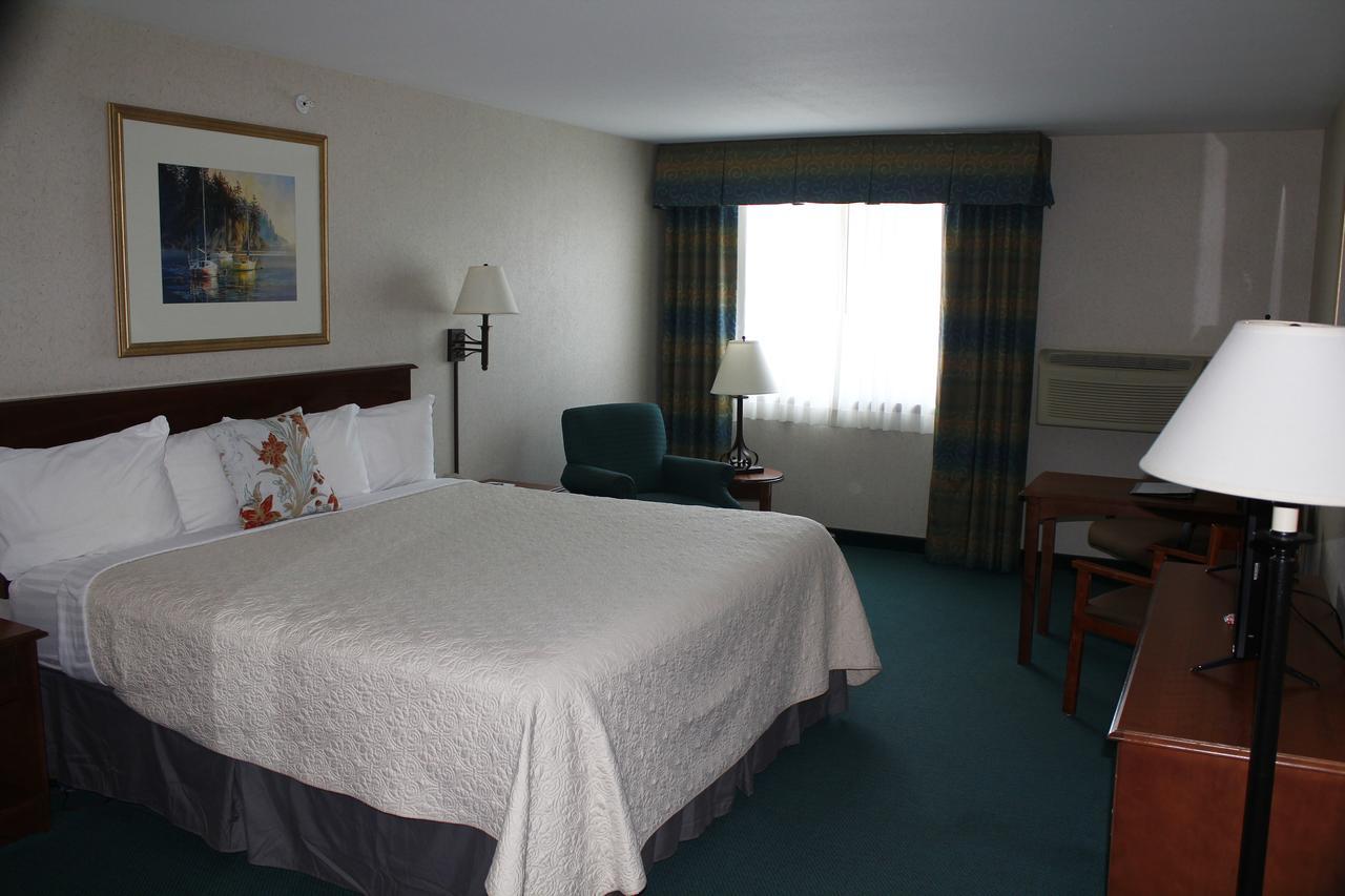 Baraga Lakeside Inn Buitenkant foto